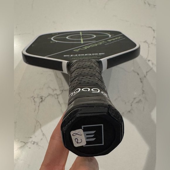 2 Engage Pursuit Pro1 6.0 Elongated Pickleball Paddle. Great condition. - Picture 16 of 17
